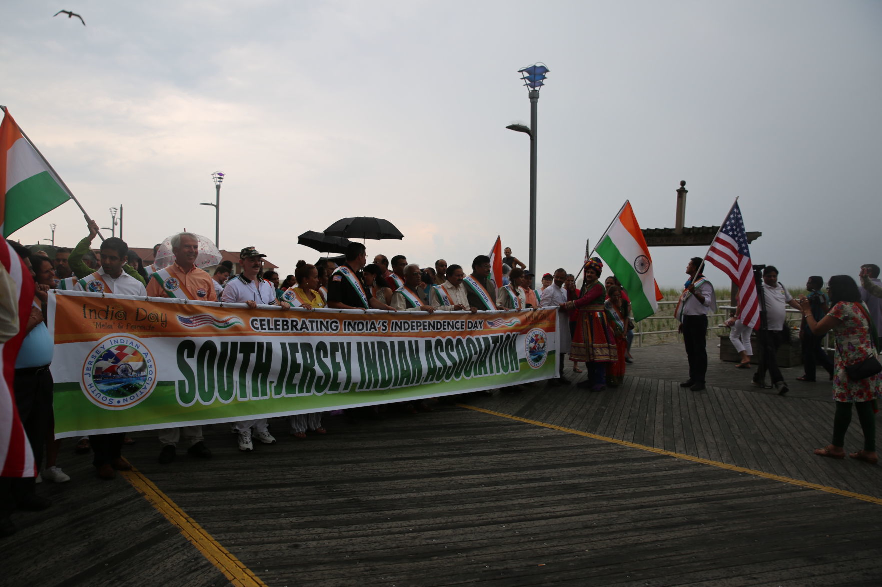 081118_gal_parade (15)